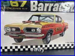 L@@k! Rare Factory-sealed Original Vintage Amt 1967 Plymouth Barracuda Kit Nib