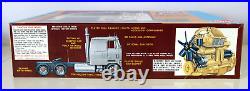 Mack Cruise Liner Schlitz AMT 125 Scale Model Kit #T553 Open Box Sealed Parts