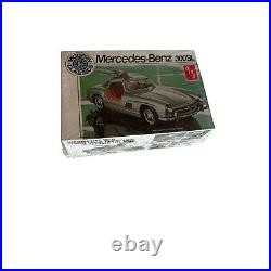 Mercedes-Benz 300SL German Grand Touring Coupe Model Kit 1/25 Scale AMT