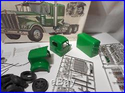Model Kit Movin On From TV Series Kenworth