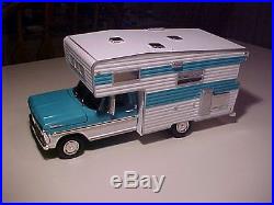 Moebius / AMT 1971 Ford Pick Up Pro Built with Camper 1/25 Scaled
