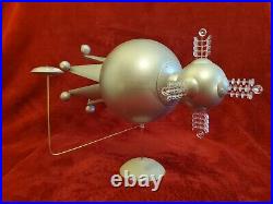 Moebius Lost In Space Derelict 1350 Scale Assembled Model with Mini Jupiter 2
