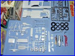 Mpc 1970 Dodge Charger R/t Vintage Annual #770-200 1/25 Amt Complete White Kit