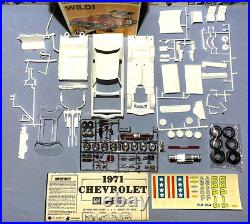 Mpc 1971 Chevrolet Impala Kit#1-7103-225 Amt 1/25 Nos Rare Molded In White Model
