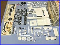 Mpc 1971 Plymouth Roadrunner Annual #1-7125-200 71 Amt 1/25 Complete Model Kit