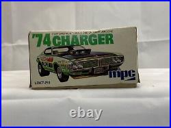 Mpc Annual 1974 Dodge Charger #1-7407-250 Amt Unbuilt Plastic Model Kit