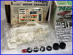 Mpc Annual 1974 Dodge Charger #1-7407-250 Amt Unbuilt Plastic Model Kit