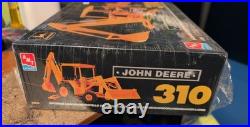 NEW SEALED John Deere AMT/ERTL 1/25 scale model kit 310 Backhoe Loader
