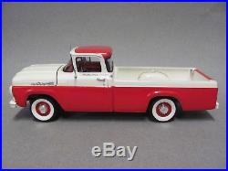 NICE Pro Built AMT 1960 Ford F-100 Pickup Torch Red & White, 1/25 Scale Kit