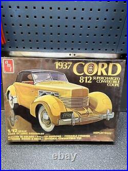 NOS AMT 2424 1937 Cord 812 Supercharged Convertible Coupe 1/12 Model Kit