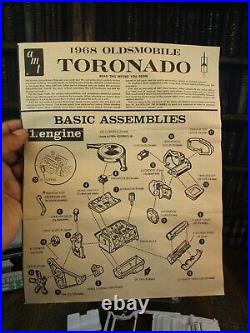 OPEN BOX RARE Vintage AMT 1968 OLDSMOBILE TORONADO 1/25 Scale Model Kit 6938-200