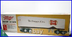 Open Box Vintage AMT Miller Fruehauf 40' Semi Trailer Model Kit T559 125 scale