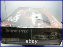 PONTIAC GRAND PRIX AMT ERTL 116 MODEL KIT Nationwise NASCAR #75 Vintage 1985