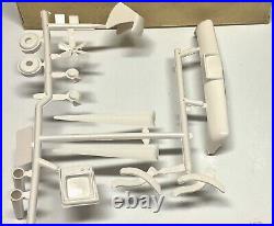 RARE 1963 AMT ANNUAL #6123-200 1963 Ford Galaxie 500 XL. Screw Chassis. NOS. Box