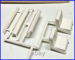 RARE 1963 AMT ANNUAL #6123-200 1963 Ford Galaxie 500 XL. Screw Chassis. NOS. Box