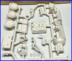 RARE 1963 AMT ANNUAL #6123-200 1963 Ford Galaxie 500 XL. Screw Chassis. NOS. Box