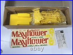 RARE AMT 1/25 Mayflower'Trailmobile' Moving Van #T514