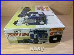 RARE- Maqueta matchbox amt White Freight Liner 125 Scale Model kit PK-6118