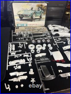 RARE! ORIGINAL VINTAGE AMT 1968 CORVETTE STING RAY KIT Broken Window Post