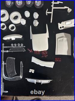 RARE! ORIGINAL VINTAGE AMT 1968 CORVETTE STING RAY KIT Broken Window Post