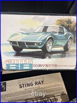 RARE! ORIGINAL VINTAGE AMT 1968 CORVETTE STING RAY KIT Broken Window Post