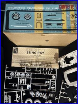 RARE! ORIGINAL VINTAGE AMT 1968 CORVETTE STING RAY KIT Broken Window Post
