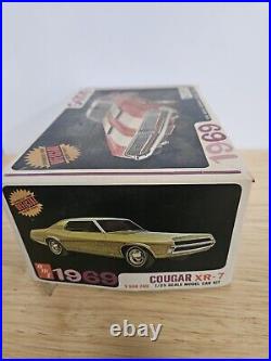 RARE! VINTAGE AMT 1969 COUGAR XR-7 1/25 #908 Started See Photos