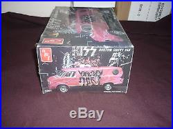 RARE Vintage 1977 Aucoin AMT KISS VAN 1/24 Scale Model Kit NEW & SEALED CDN ED