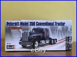 Revell 1/25 Peterbilt 359 Conventional and AMT 1/25 Extendable Flatbed Trailer