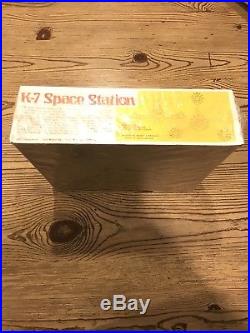 STAR TREK K-7 Space Station AMT MODEL# S955 SEALED 1976