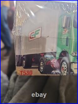 Sealed Vintage Original Mib Amt White-freightliner Sd Truck Tractor Color Green