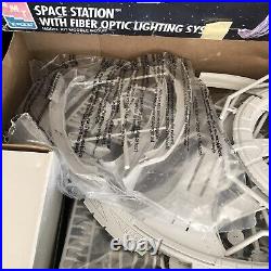 Star Trek Deep Space Nine Station Model Kit With Fibre Optic Lighting by AMT