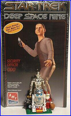 Star Trek Security Officer Odo & Quark Model Kits Made Bby Amt / Ertl In 1995
