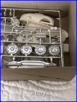 VINTAGE AMT 1962 K912 CORVETTE CONVERTIBLE MODEL KIT OPEN BOX Unassembled Kit VINTAGE AMT 1962 K912 CORVETTE CONVERTIBLE MODEL KIT OPEN BOX Unassembled Kit