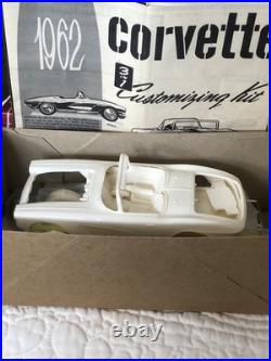 VINTAGE AMT 1962 K912 CORVETTE CONVERTIBLE MODEL KIT OPEN BOX Unassembled Kit