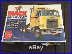 VINTAGE AMT 1/25 CAMION MACK CRUISE LINER T536 neuf new