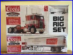 VINTAGE AMT 1/25 Scale Coors Freightliner Tractor and Trailer, Factory Sealed
