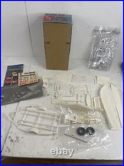 VINTAGE ORIGINAL 1/25 SCALE 1963 AMT SKI-DRAG BOAT WithTRAILER