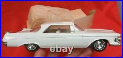 VINTAGE SMP AMT 1962 WHITE IMPERIAL 2 DOOR 125 SCALE WithBOX PROMO CAR