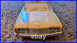 Vintage 1960 Ford Sunliner Convertible AMT Model Kit