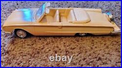 Vintage 1960 Ford Sunliner Convertible AMT Model Kit