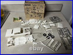 Vintage 1968 AMT Lincoln Continental Model Kit With Box & Instructions