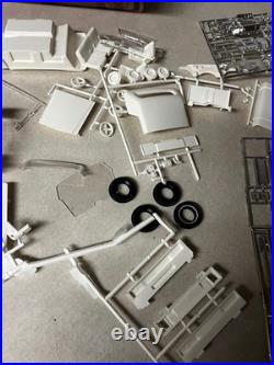 Vintage 1968 AMT Lincoln Continental Model Kit With Box & Instructions