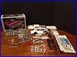 Vintage 1969 AMT CHEVY IMPALA SS Y909-200 1/25th scale model kit