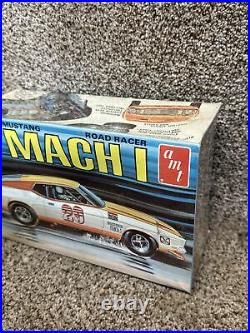 Vintage 1972 Ford Mustang Mach I Road Racer AMT Model Car Kit T-425-225 Sealed