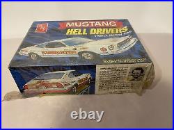 Vintage 1975 AMT MUSTANG HELL DRIVERS THRILL SHOW CAR MODEL with RAMPS SEALED BOX