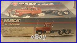 Vintage 1991 AMT Ertl #6129 1/25 Mack R TRUCK Model Car Mountain KIT