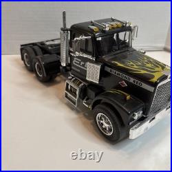 Vintage 1/25 AMT Diamond REO truck Semi Tractor Professional Built Nice