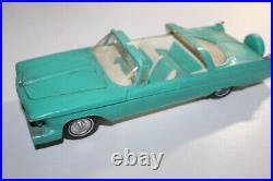 Vintage 1/25 Model Kit Built 1960s Chrysler Imperial Custom AMT