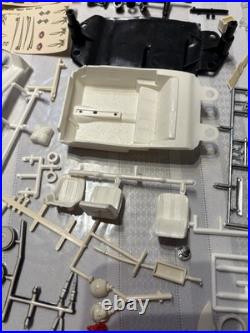 Vintage 67' Chevy Vette Sting Ray Convertible AMT Customizing Kit, Model Car Kit